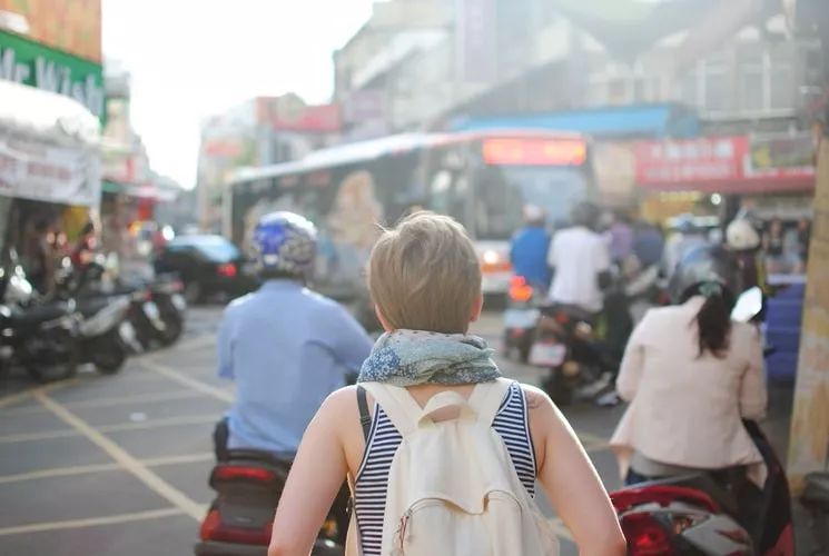 不解開衣扣，你還想免費搭車？：「窮遊」風光的背後，都是狼狽 旅遊 第14張