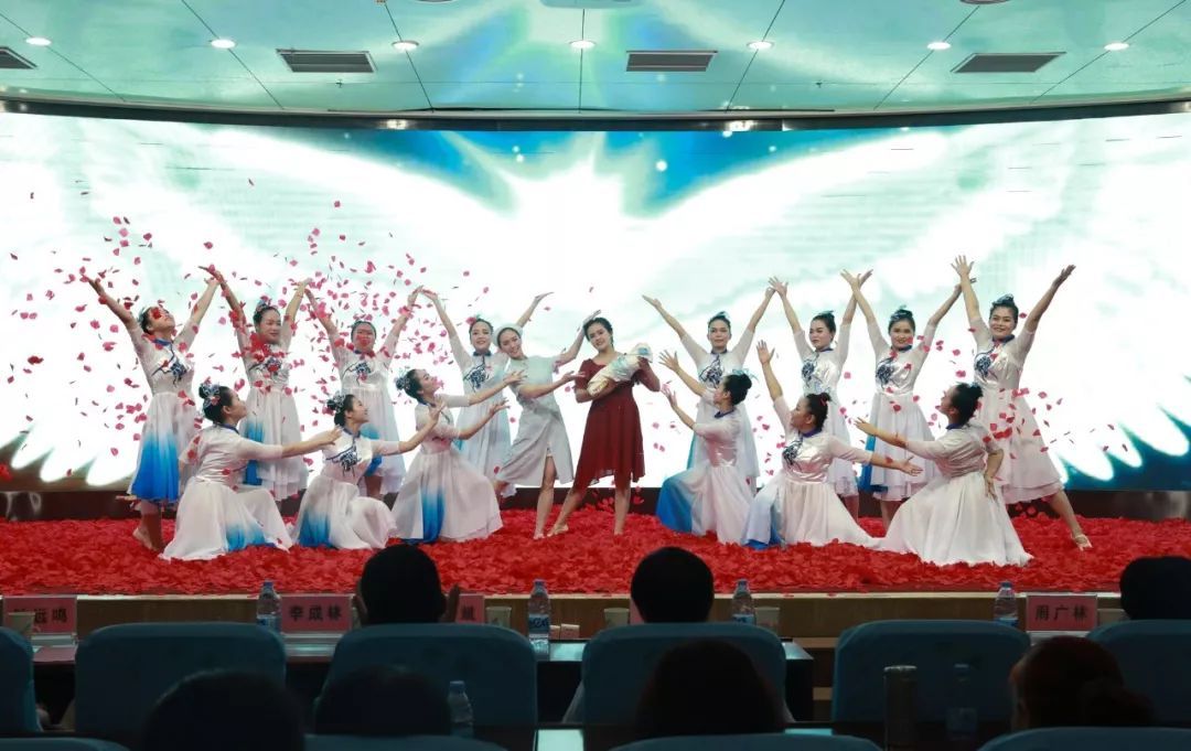 大合唱《我和我的祖国》