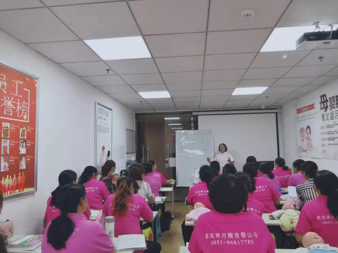                     宝宝洗澡老哭闹？那是你没有学会这几招！