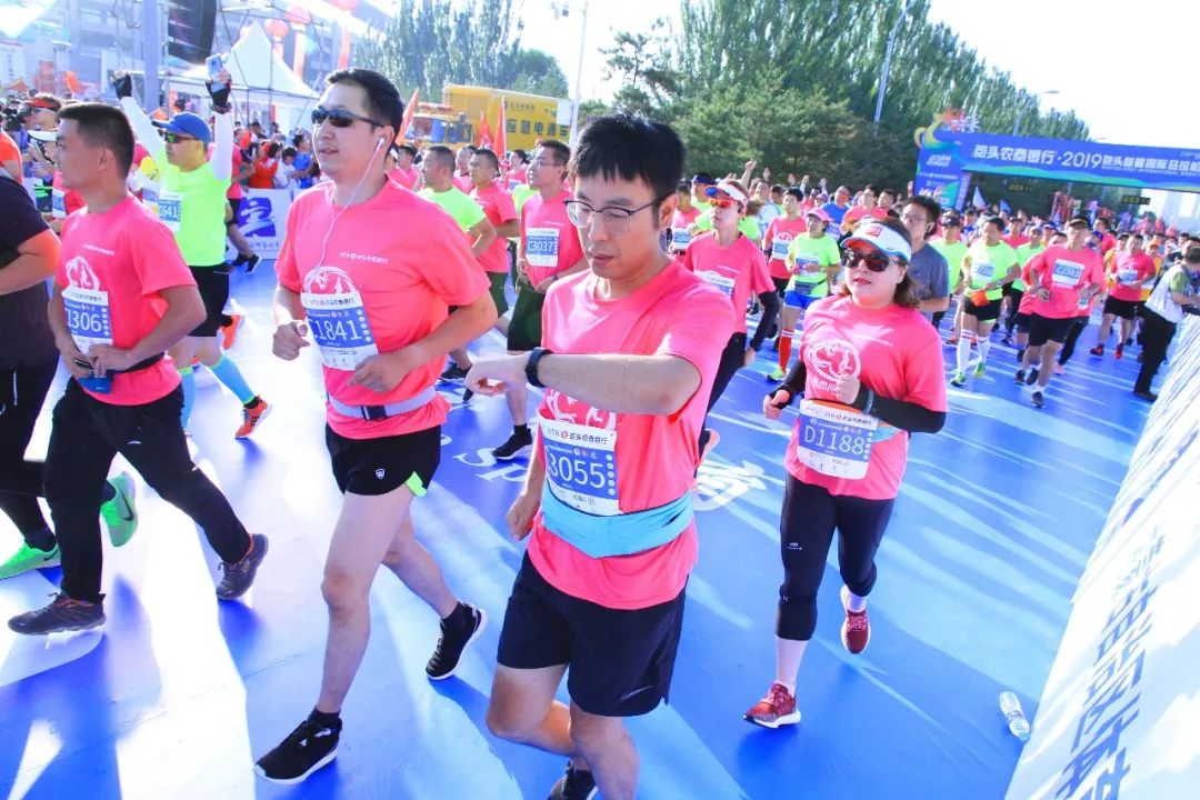 16万人狂欢2019包头国际马拉松现场直击燃爆全城