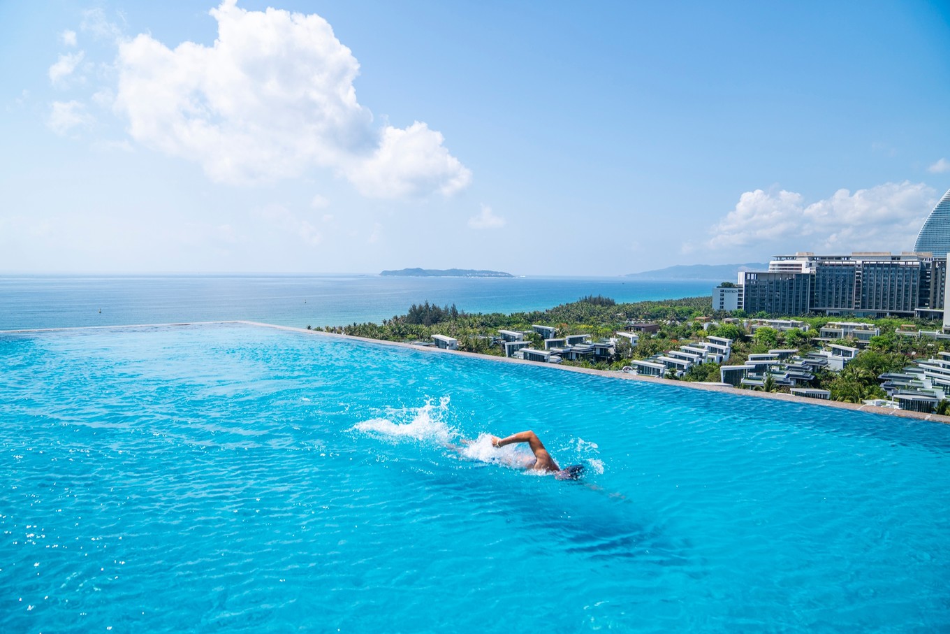 三亚酒店打卡,楼顶上的无边泳池,坐拥海棠湾无