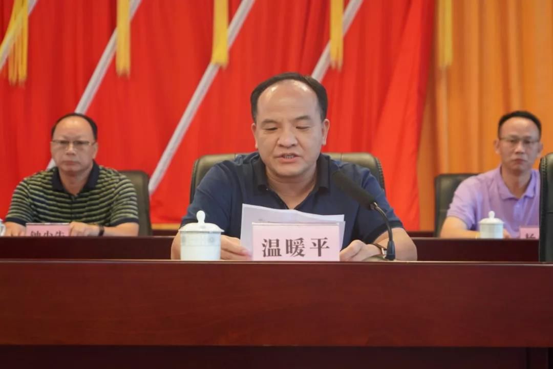 张志勇表示,近十年来,深圳市紫金山文化促进会一直坚持开展对我县高考