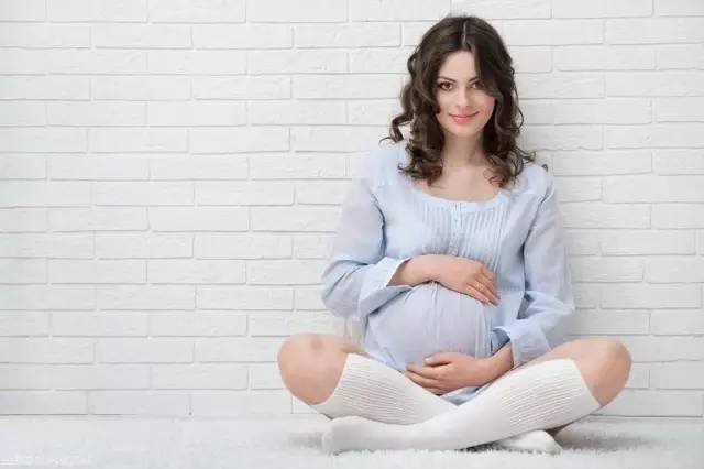                     孕期腿抽筋不一定缺钙，5妙招缓解，百试百行！
