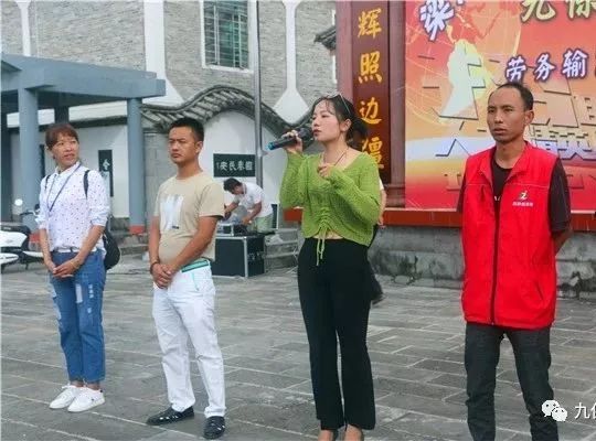 脱贫人口劳_中国人口脱贫数据图