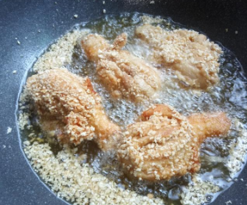                     秋季零食“黑榜”出炉，这5种零食打死都不能给娃吃，快扔掉！