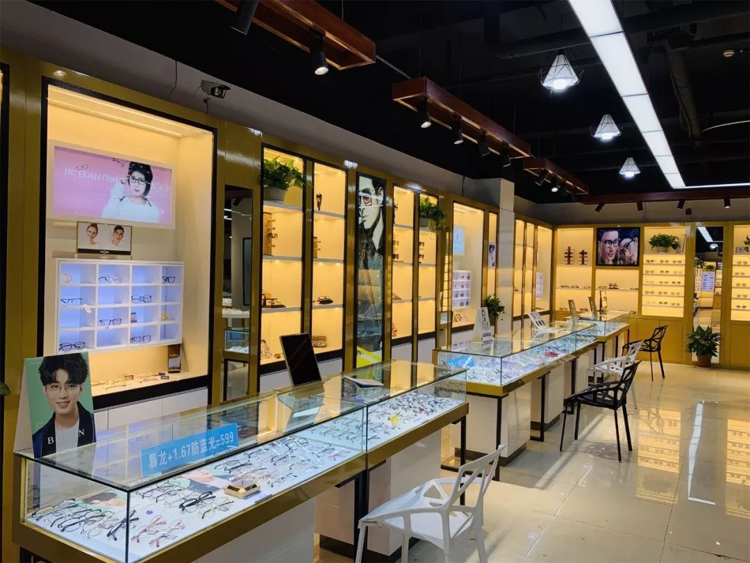 有网友爆料胜利北路这家眼镜店不同寻常!拍摄后发现.