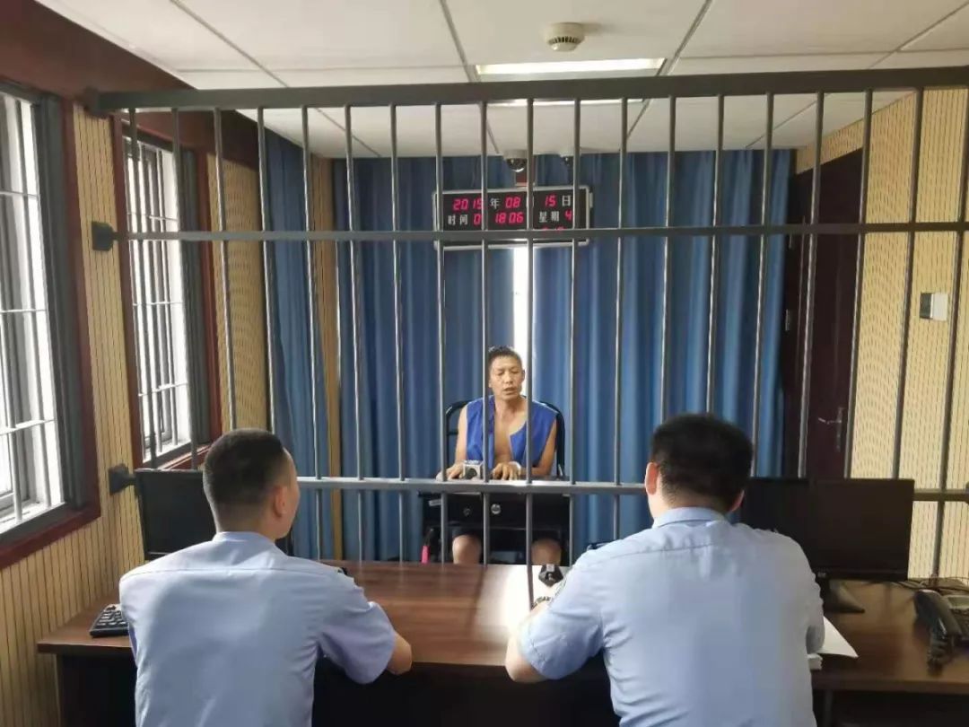 徐汇警方重拳出击严打驾驶证“买分卖分”违法现象 99真人网上娱乐