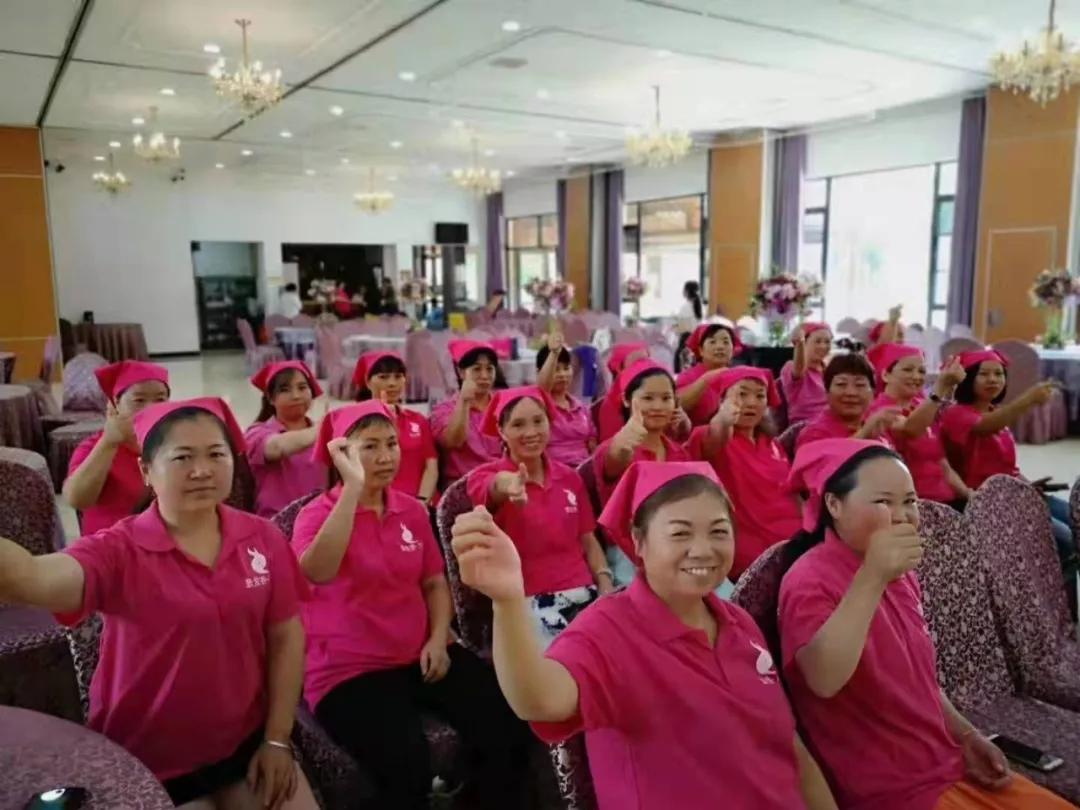                     宝宝洗澡老哭闹？那是你没有学会这几招！
