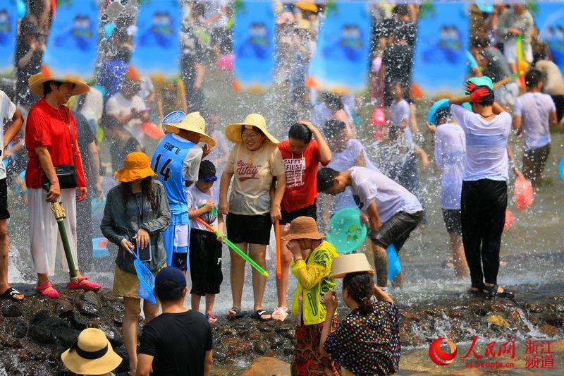 浙江龍泉竹垟畬族鄉舉行「夏日潑水狂歡節」 旅遊 第4張