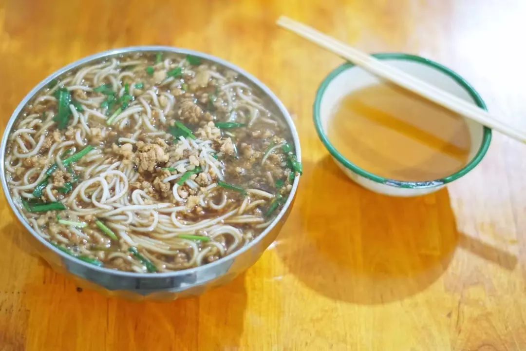韭菜普洱的韭菜是甜的腌鸡脚(遍布普洱的新鲜小吃10元/份)京都有"渍物