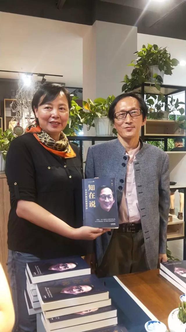 匡哥,资深普洱茶人,曾先后任易武彩农茶厂,勐海彩农茶厂,临沧马台岩茶