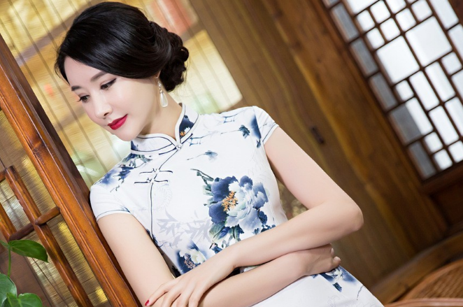 原创这三个小动作,会让女人对你心动!男同胞必会