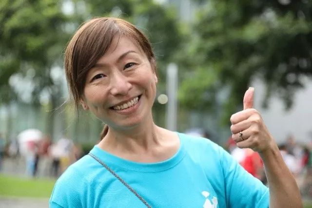 撑警遭报复后,这位香港茶餐厅老板娘火了! dafa888网页版