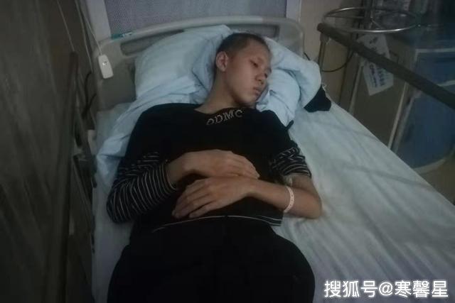                     重症孙子30天花23万，爷爷果断拒救：我有4个孙子不差这一个