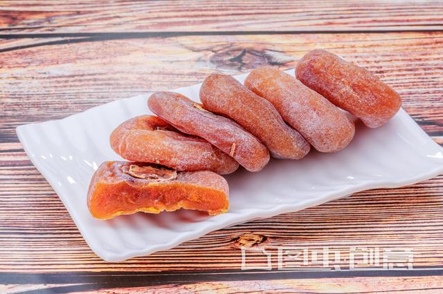 怎样晒柿饼好吃 0d7782dcc90d41bcba3761debd79e941.jpeg