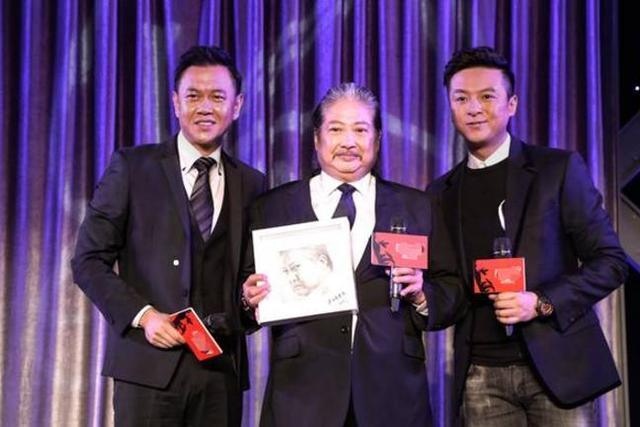 老总演戏_老总办公室图片(2)