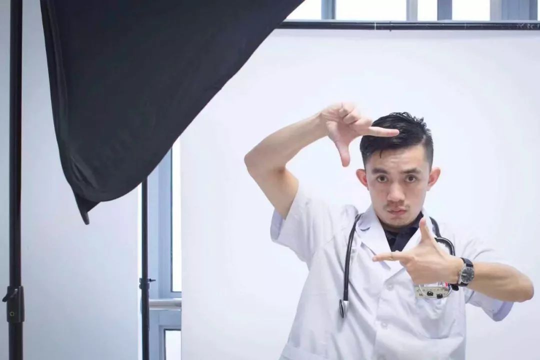 如何给人拍照片 1c06e3b33cdc4e76b6d94547bf70d5ce.jpeg