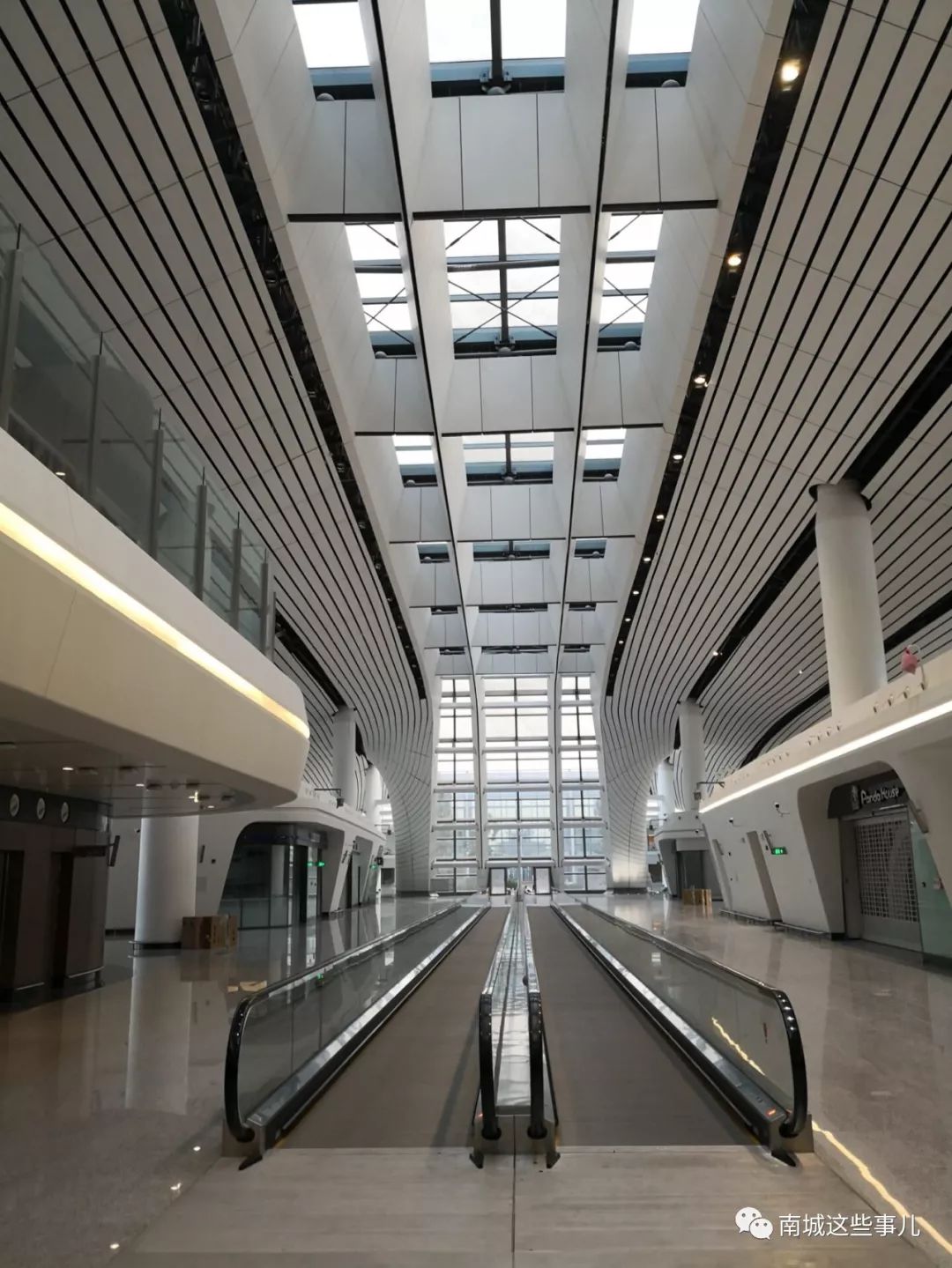 机场图片大厅 22164ce1c5074bf4b1743cb1bf99458c.jpeg