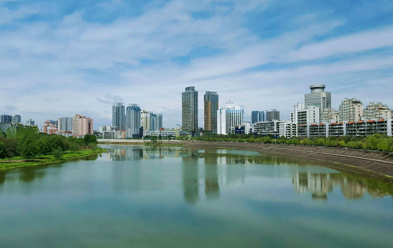 襄阳那一年GDP超过宜昌的_襄阳至宜昌高铁线路图(3)