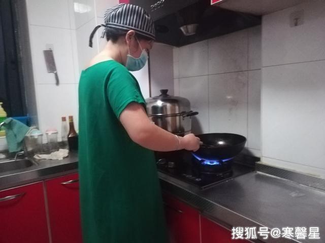                     重症孙子30天花23万，爷爷果断拒救：我有4个孙子不差这一个