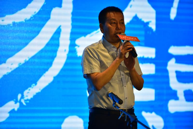 《飞头獠》新书签售掀起蓝海风,跟卫东青做城市追梦人