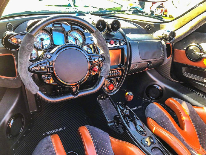 帕加尼huayra roadster bc