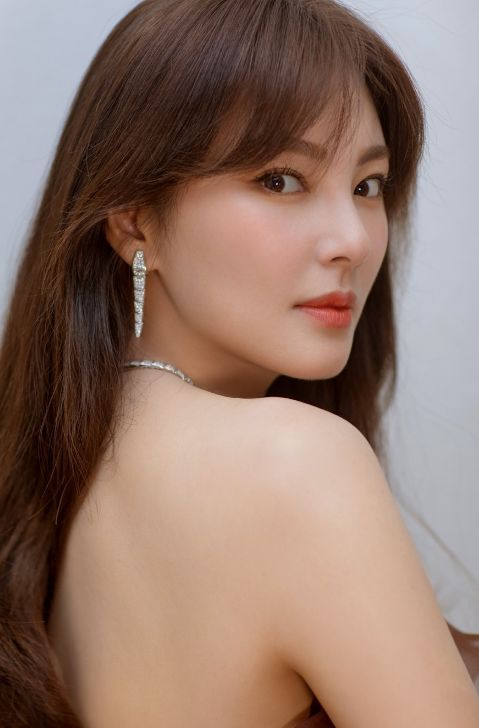 张雨绮综艺立人设,大胆吃蜘蛛没在怕,网友质疑