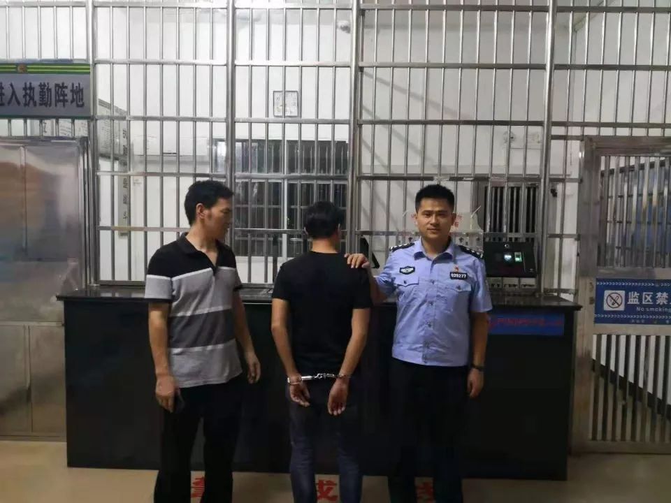 8月15日,南康镇派出所行政拘留一名殴打他人违法行为人.