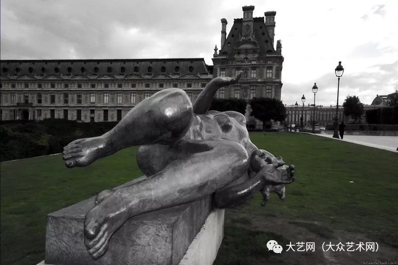 马约尔经常被称为"cézanneof sculpture",因为他像塞尚一样简化