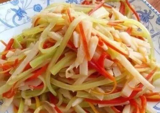 芹菜炒红萝卜怎么炒好吃 60a4787068494ac6adb346eadcfa5704.jpeg