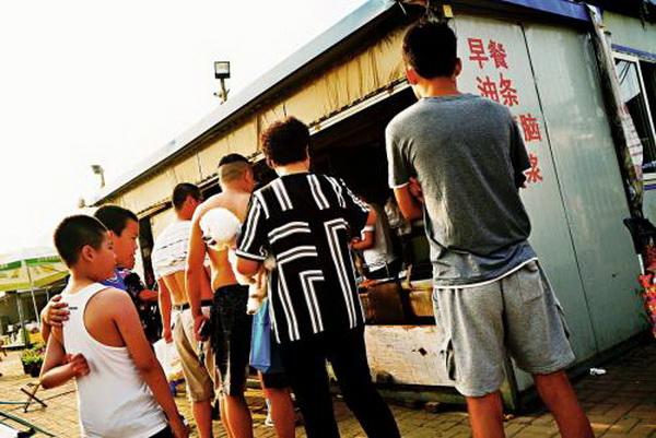                     这种食物被全国查封，多吃可能会造成痴呆，别再给娃当早点了