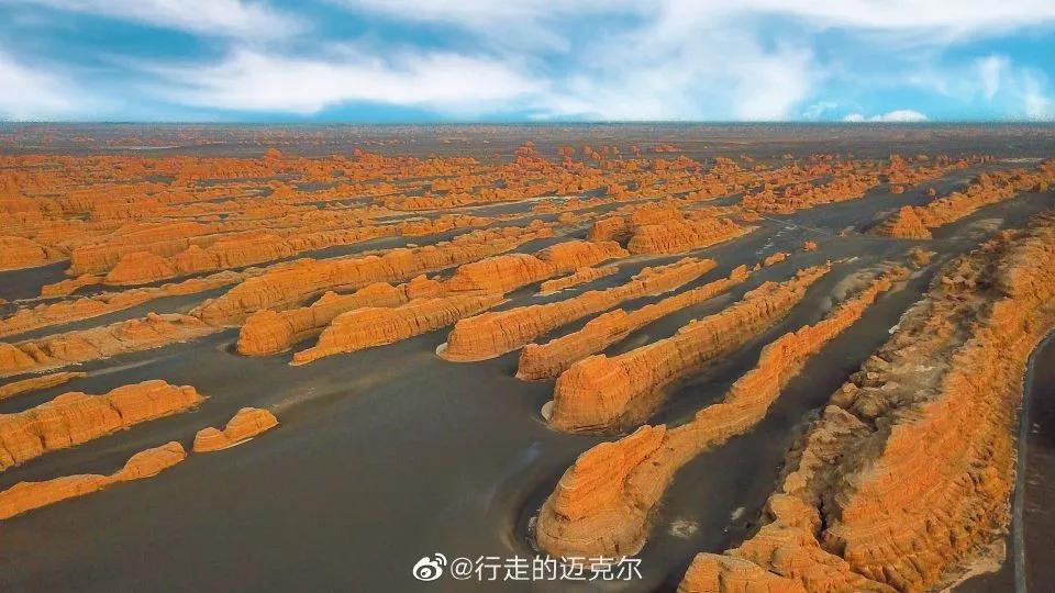 屹立在戈壁的西海舰队雅丹国家地质公园