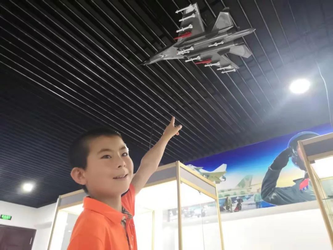 来自甘肃定西鹿马岔小学的三个孩子常文轩