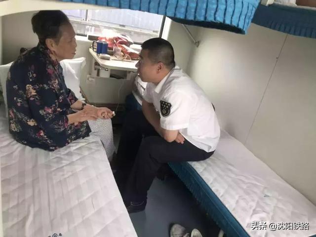 八旬老人口鼻封胶带被害厕所里_杨颖绑架胶带封嘴图片