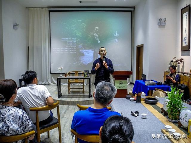 政和白茶非遗传人杨丰走进五星级茶馆武汉贵缘堂说政和白茶