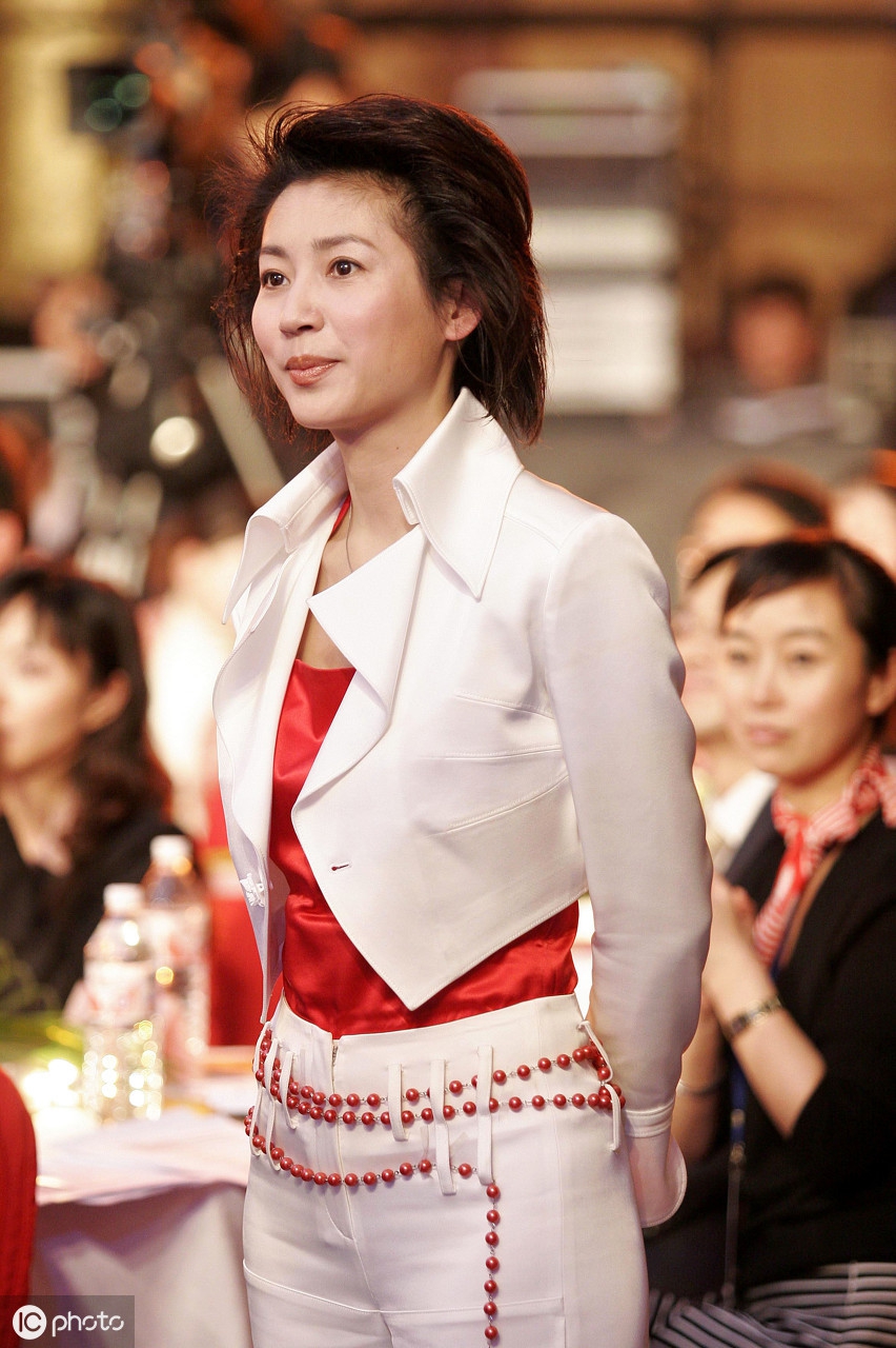 美女主持王小丫,端庄大方