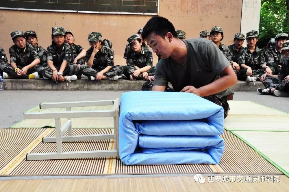 检查指导对于宿舍内务的整理情况,周院长表示:学生宿舍内务整体很不错