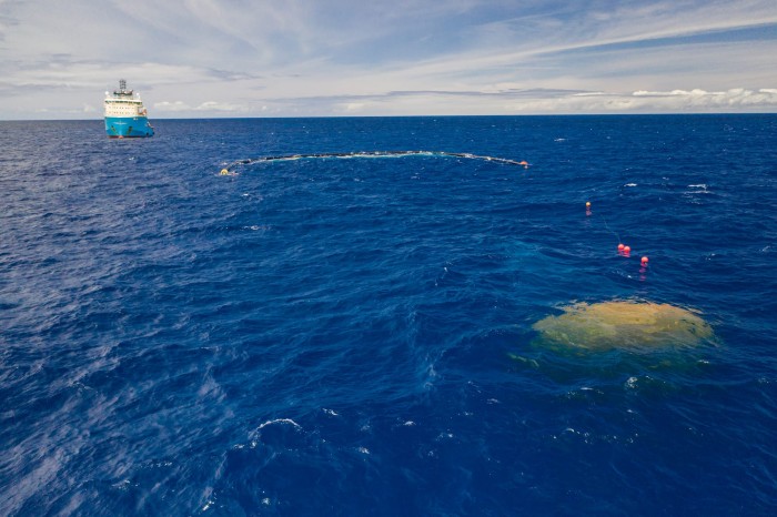 ocean cleanup为垃圾收集带加入降落伞以维持稳定速度
