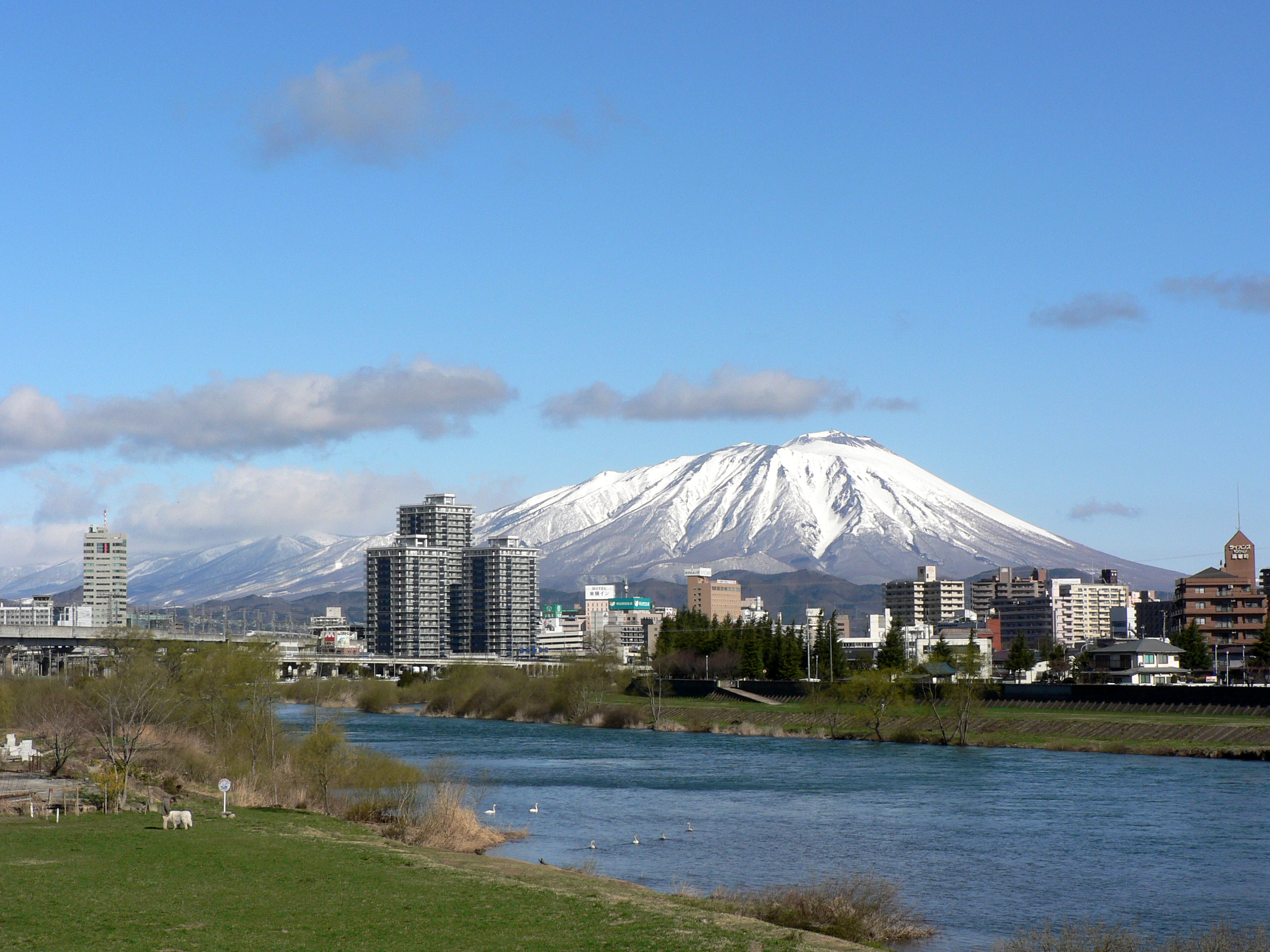 初冬之立石寺纳经堂 山形县 春季于山寺顶附近 山形县 从立石寺(最上