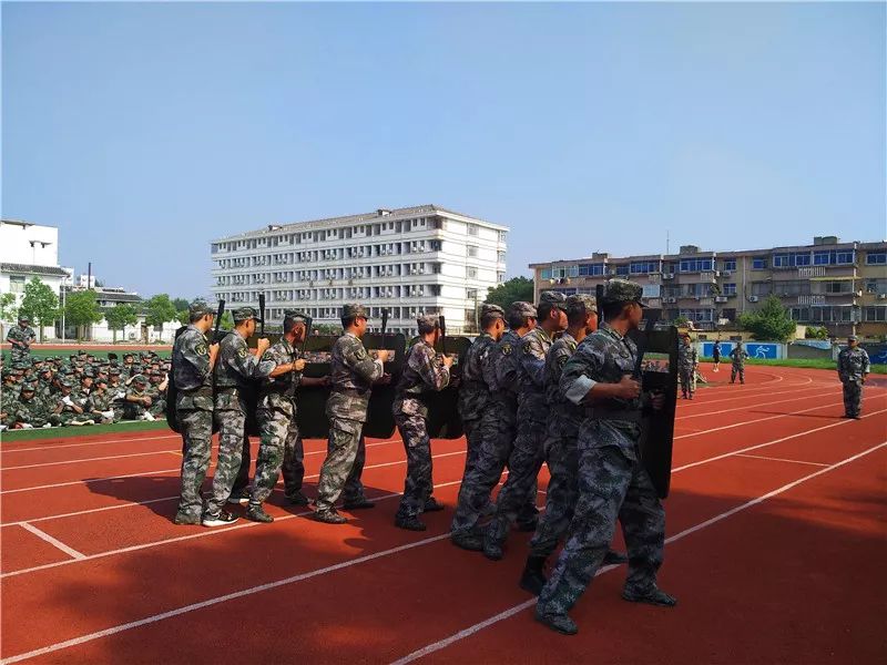 军训动态楚州中学举行2019级高一新生军训汇报总结大会