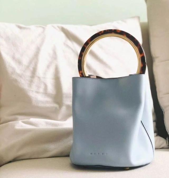 “贵衣服”和“便宜衣服”的差别在哪里?