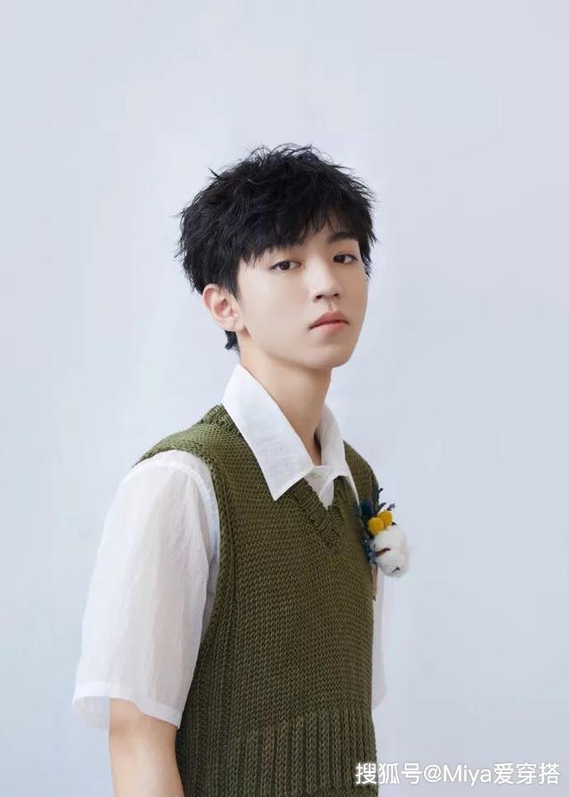 王俊凯的图片全身 1c0ce5e830614c8ca8c7831f311031b6.jpeg