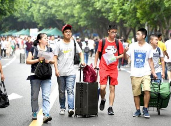 致2019年专科生:记住这四句话,毕业后脱颖而出的就是你!男生香初中体图片