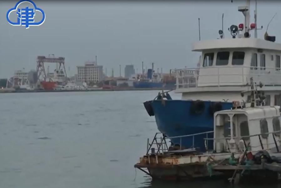 海河现非法捕鱼船,在河道捕鱼抓蟹!多部门联合清理“三无”船只