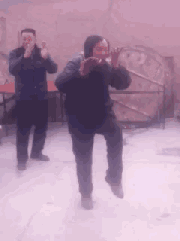 魔性两个阿姆当街尬舞式吵架南宁人太尬了笑出鹅叫