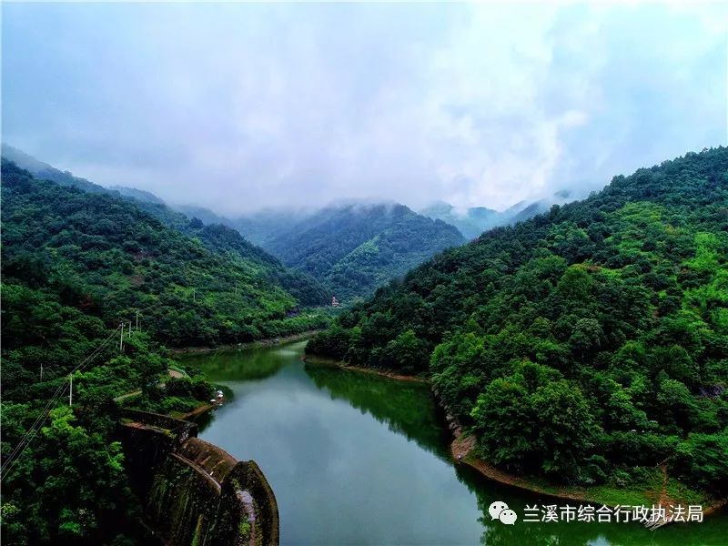 创国园兰溪山清二山川秀丽美如画风霜雨雪总相宜