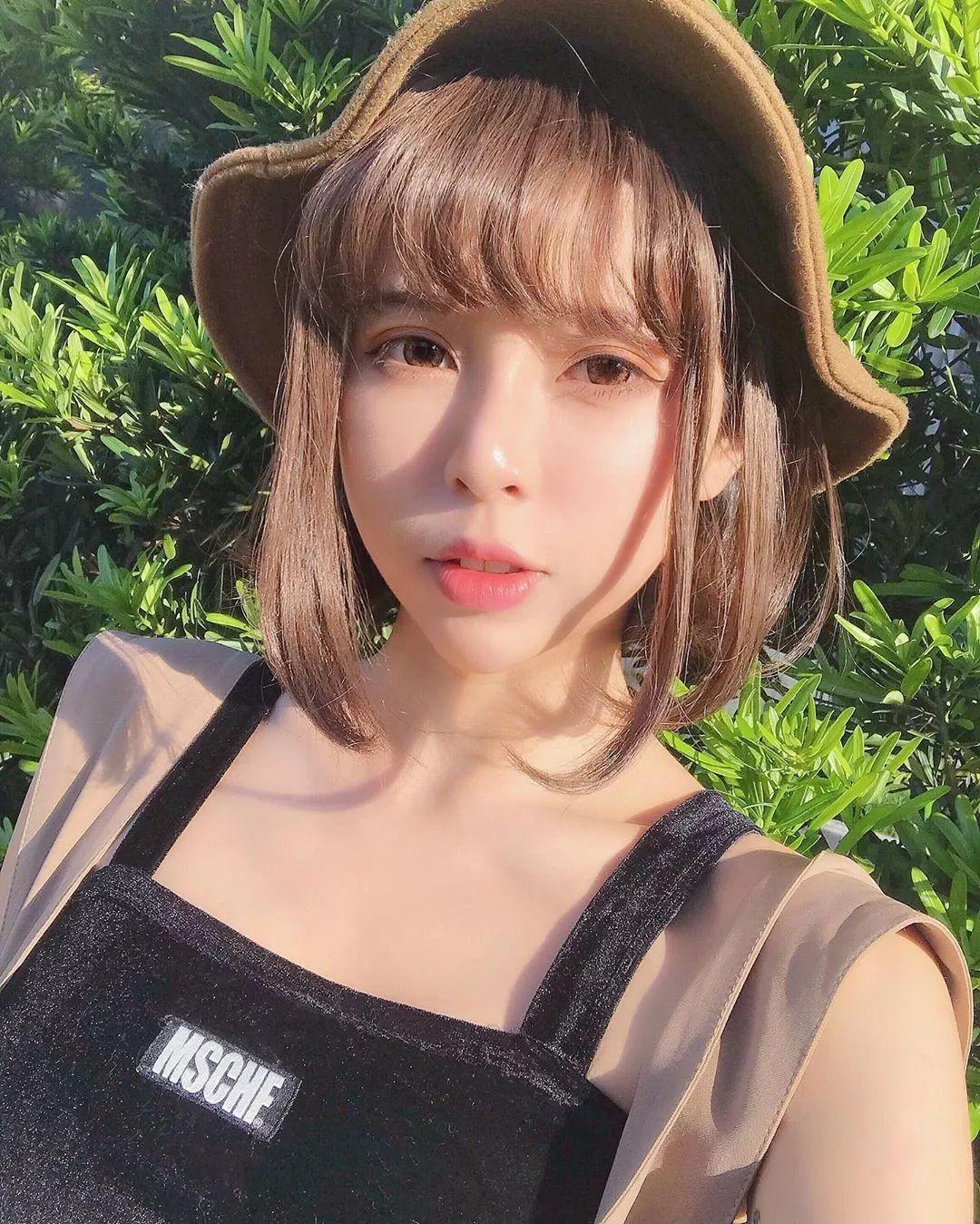 今日小姐姐:穿supreme超正的温柔小护士,是初恋的味道!