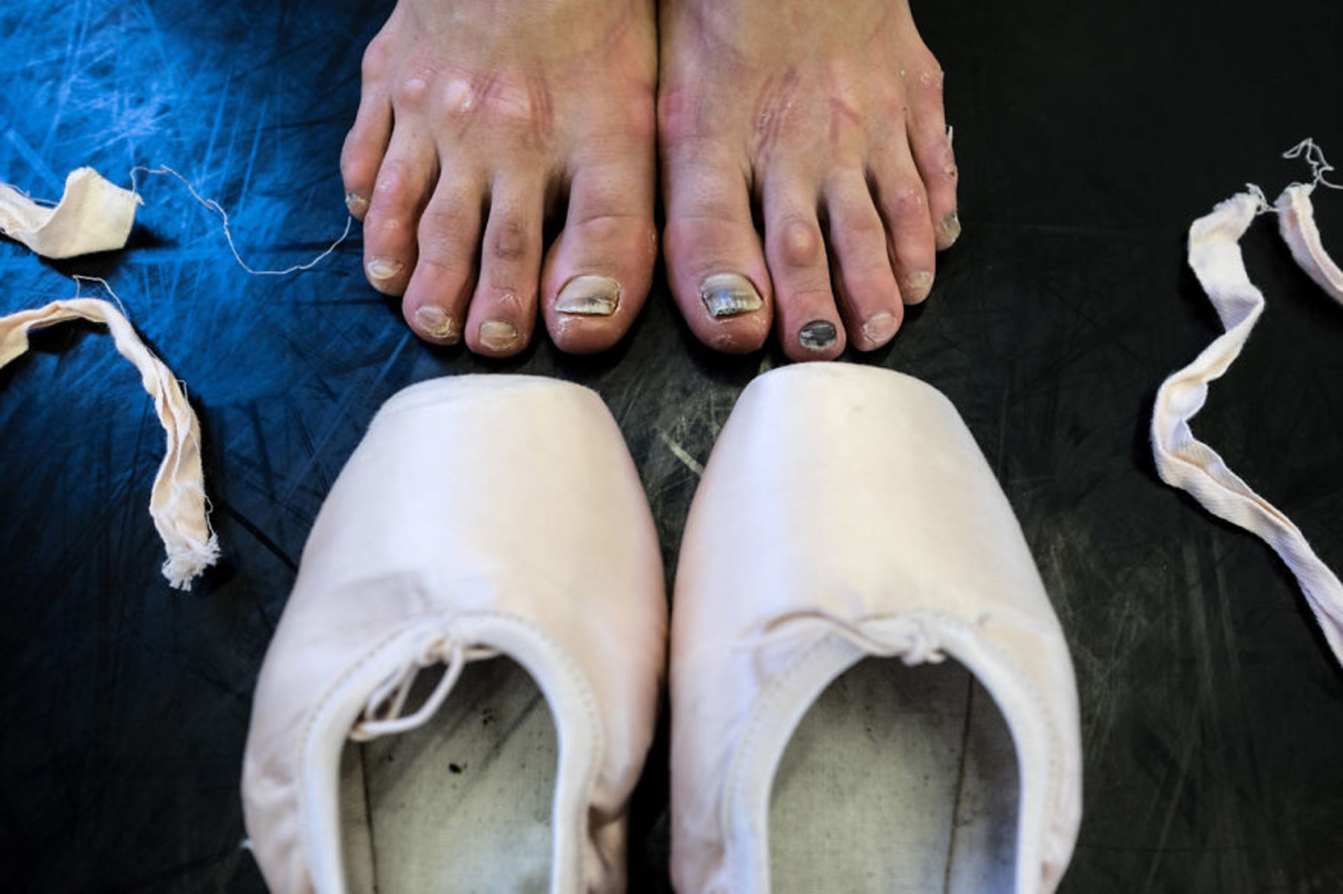 芭蕾舞者的脚——俄罗斯芭蕾舞演员镜头中的同伴们