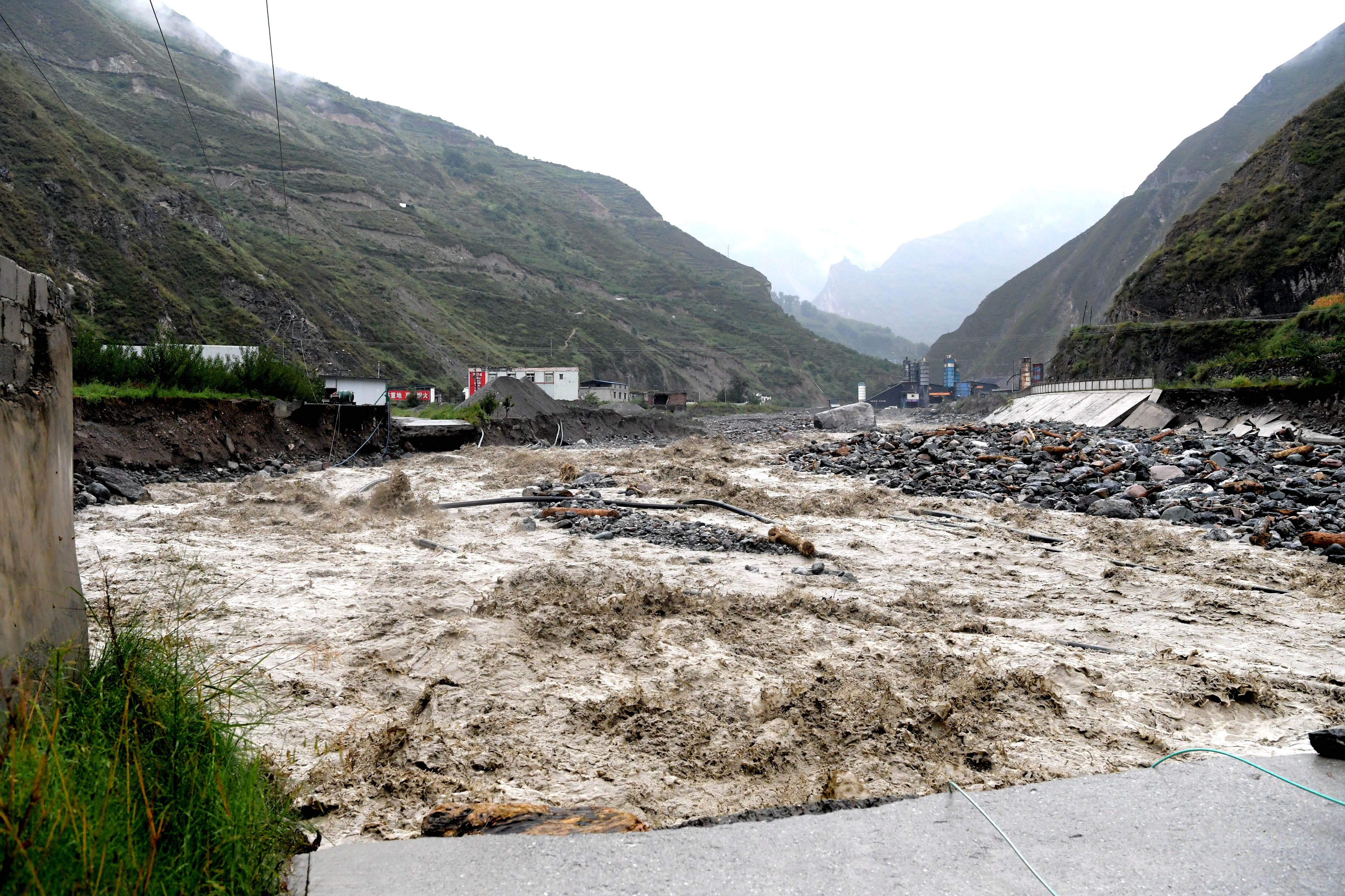 四川汶川发生山洪泥石流灾害