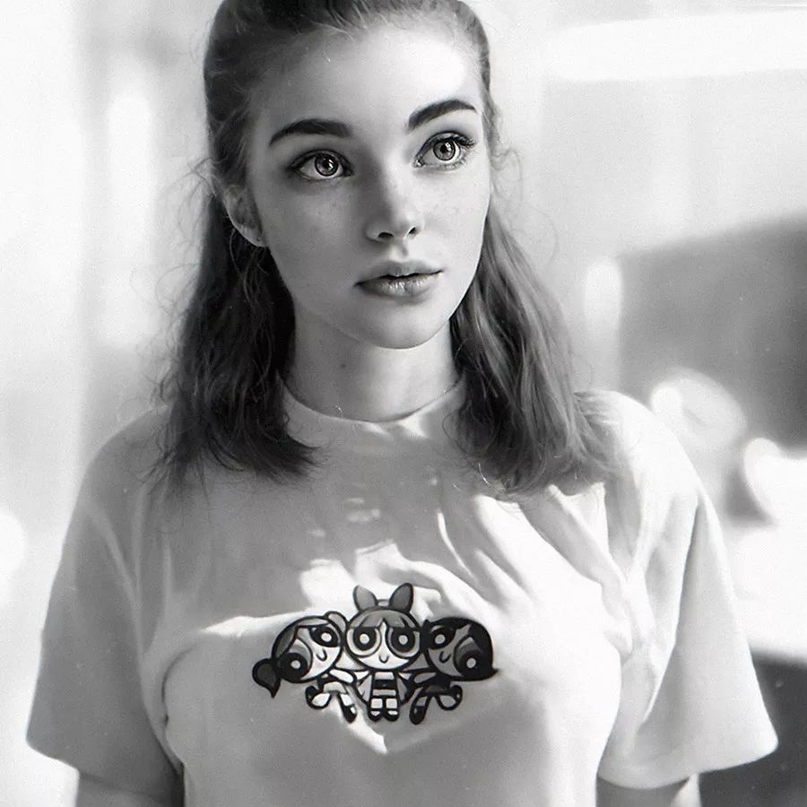 我不需要女朋友!因为美女我都可以画出来!